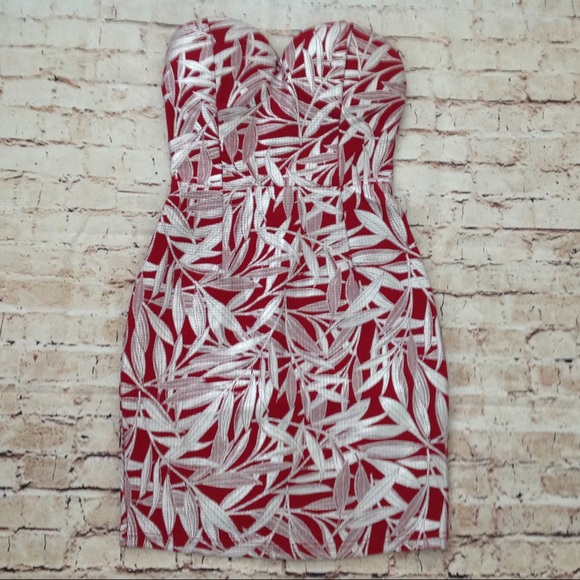 Dresses & Skirts - Fun tropical print strapless dress